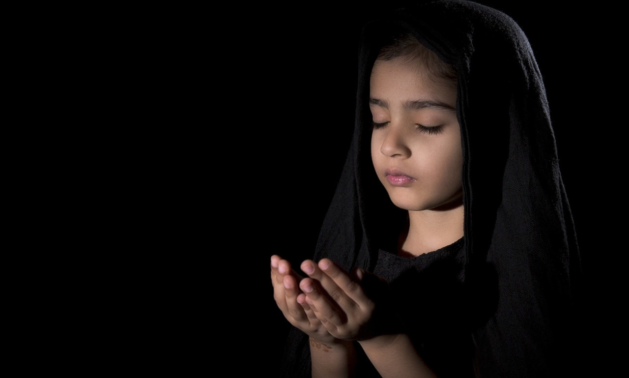 Powerful Night Prayer For Family with parents and children praying together for peace, protection, and strength