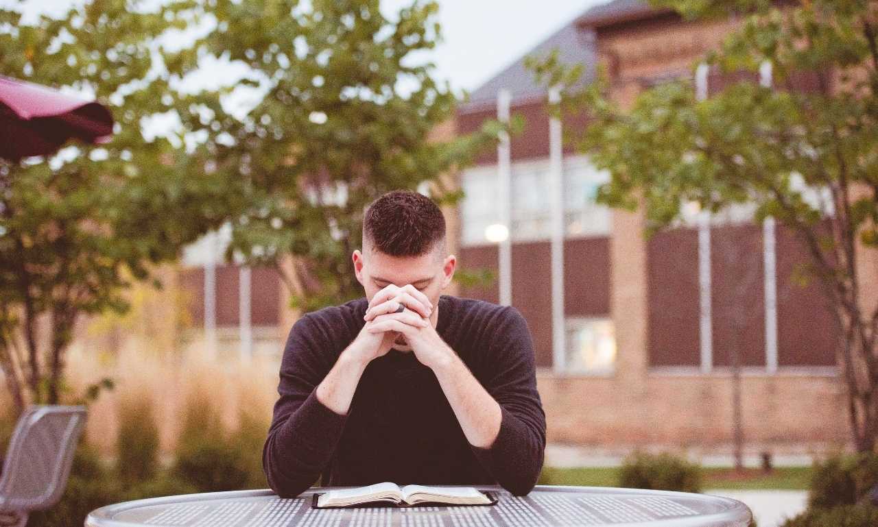 Uplifting prayers for a fresh start with Bible verses, sunrise light, open Bible, and peaceful scene symbolizing hope, healing, and new beginnings