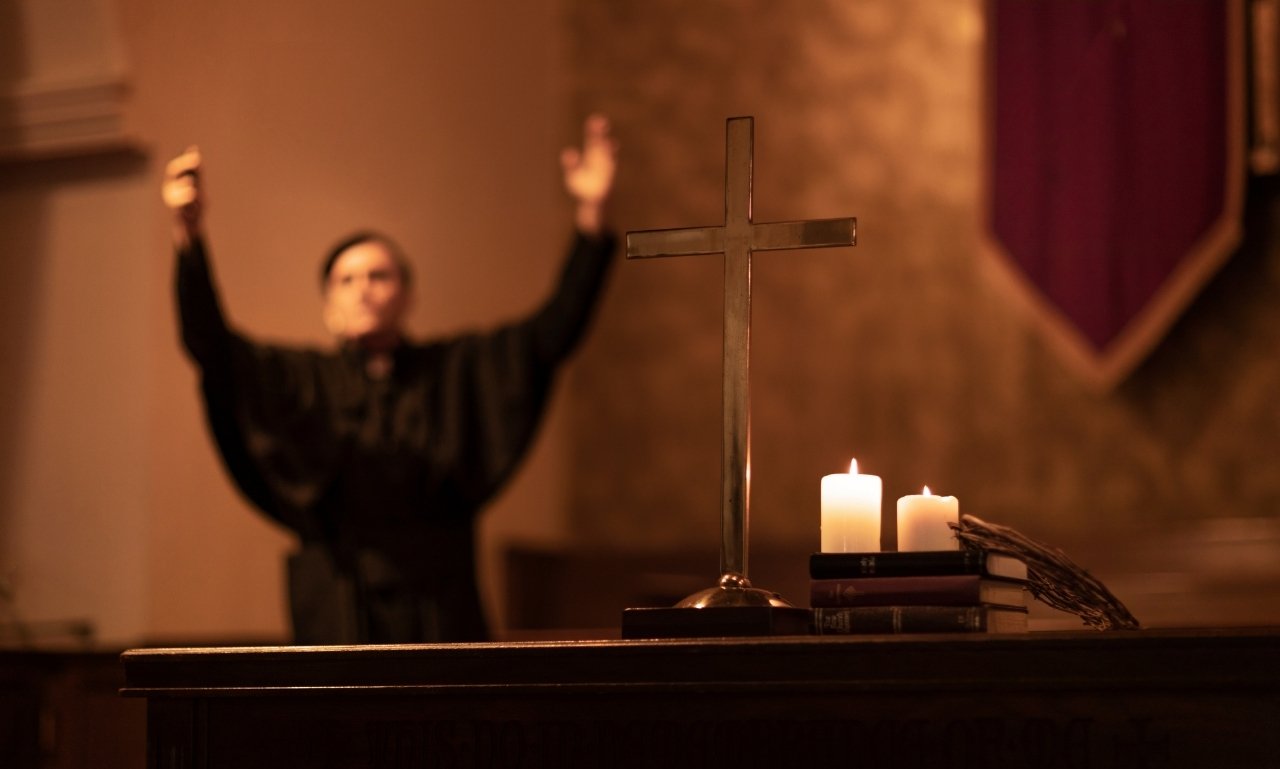 Powerful prayers for the Fourth Sunday of Lent with Bible verses, peaceful cross, sunlight, and symbols of God’s mercy and hope