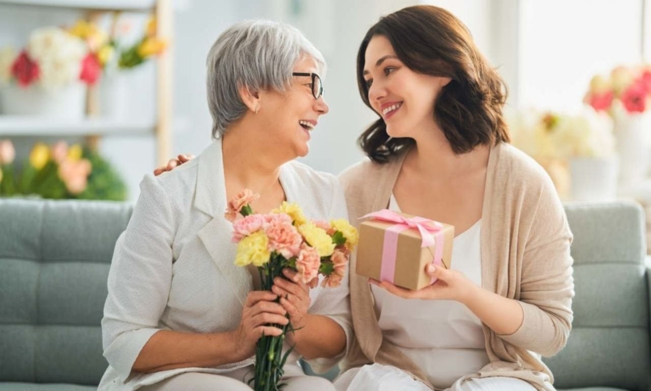 Heartwarming ways to say get well soon featuring healing wishes, inspirational quotes, prayers, blessings, and recovery messages for loved ones.