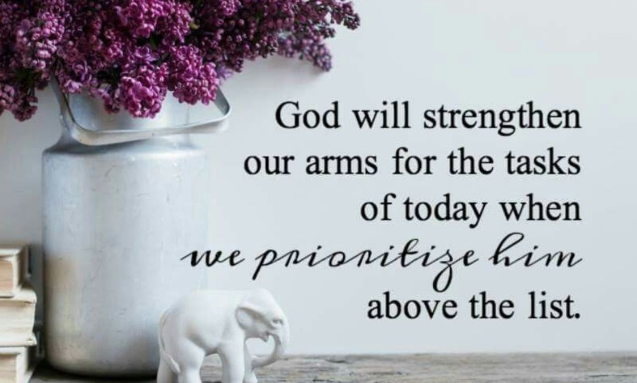 Inspirational Christian New Year quotes with faith, hope, blessings, prayers, and spiritual encouragement for a joyful new beginning.